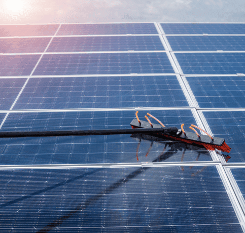 Water-fed pole cleaning solar panel.